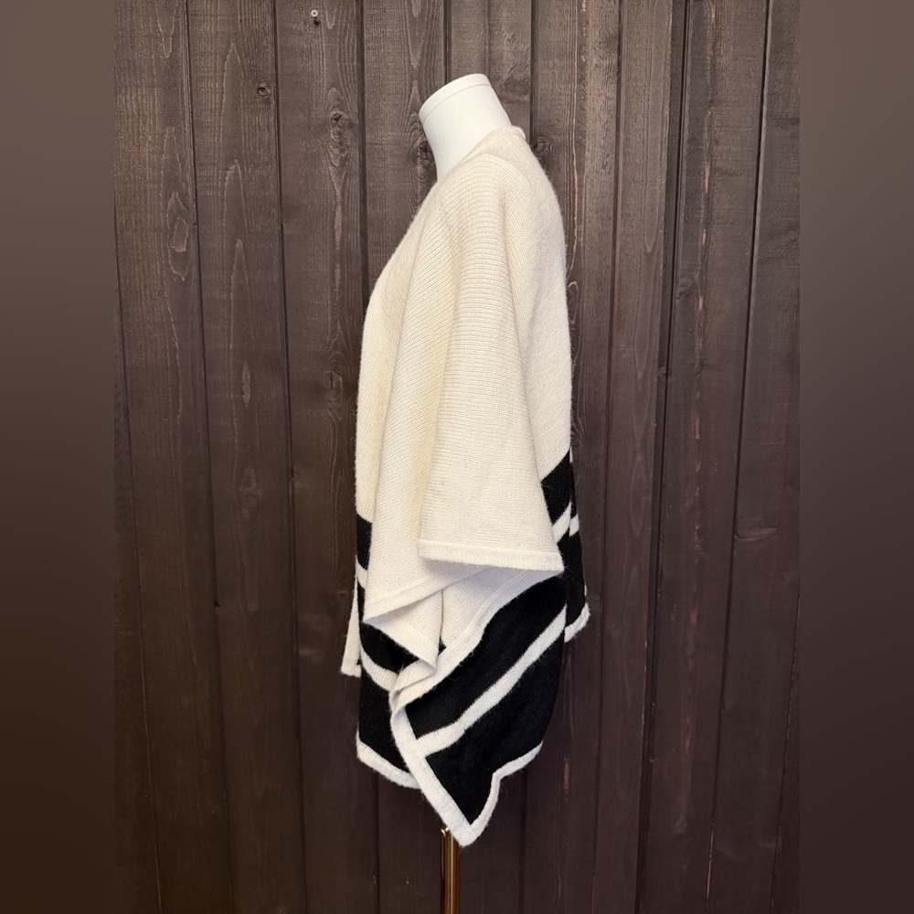 Brochu Walker Womens Alpaca/Acrylic/Wool Sweater Poncho Cardigan OS Black/White - Picture 4 of 9